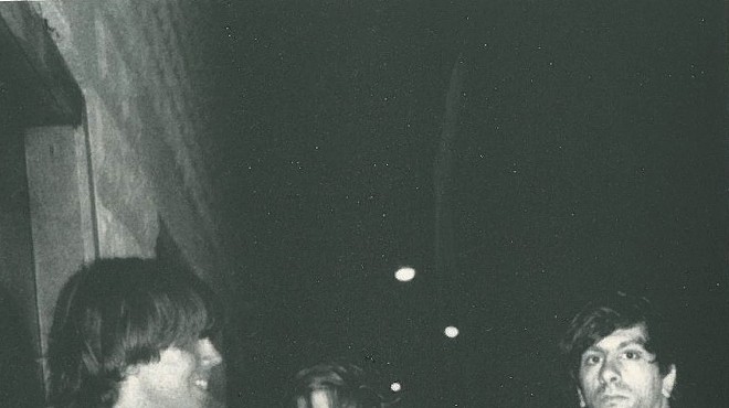 Sonic Youth in front of Einstein a Go Go in Jacksonville Beach in 1986