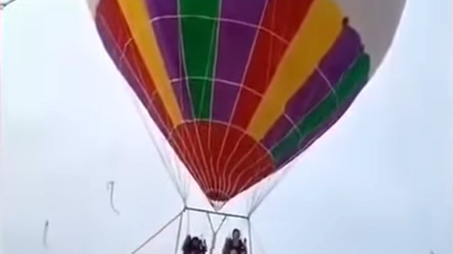 A mother and her 3-year-old fell to their deaths from a hot-air balloon ride in China. Could it happen in Orlando?