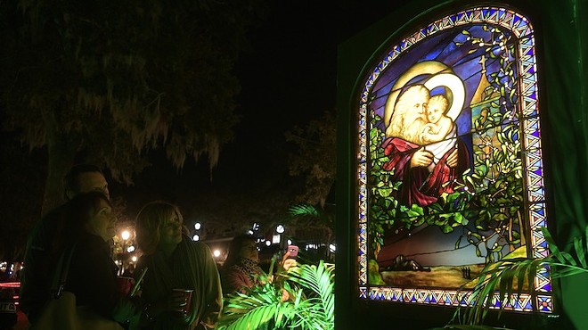 Morse Museum's Tiffany windows light up Winter Park's Central Park for annual Christmas in the Park
