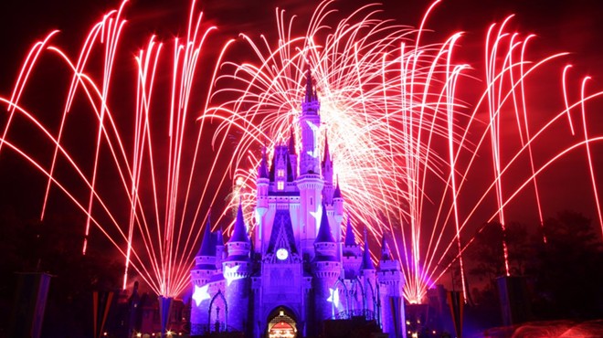 Please don't choke a teen for blocking your view of fireworks at Disney World (2)