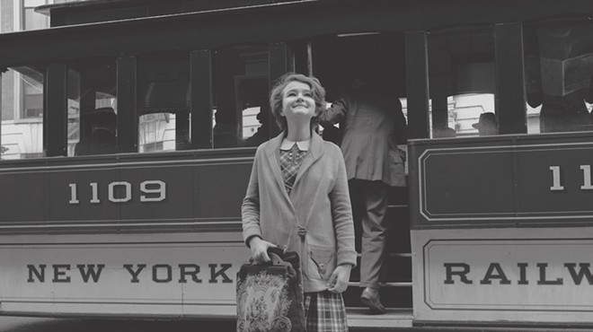 Strong performances and visual style elevate a so-so story in 'Wonderstruck'