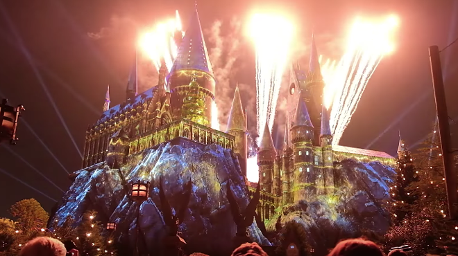 Universal's new Harry Potter Christmas light show is pretty incredible