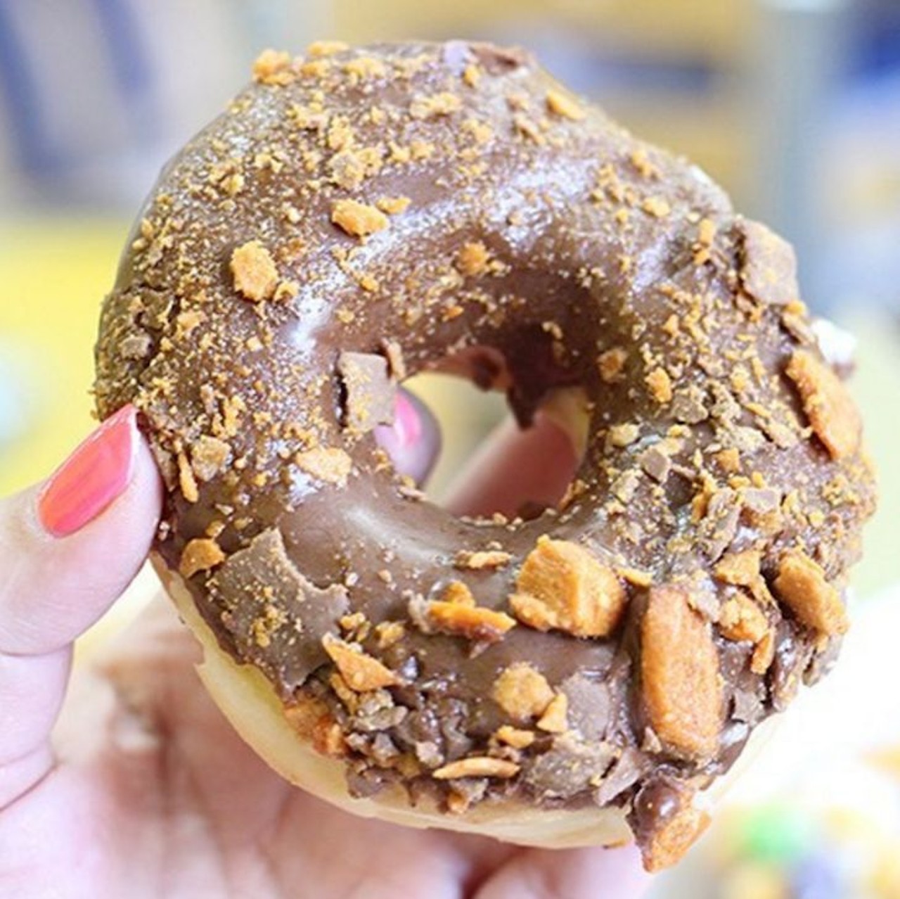 Must try: Butterfinger Donut 
Photo via dawncaptures/Instagram