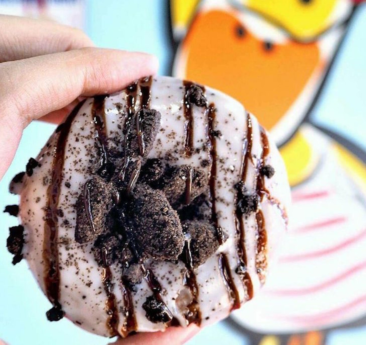 Must try: Vanilla with Oreo and Hot Fudge Donut
Photo via orlandodatenightguide/Instagram