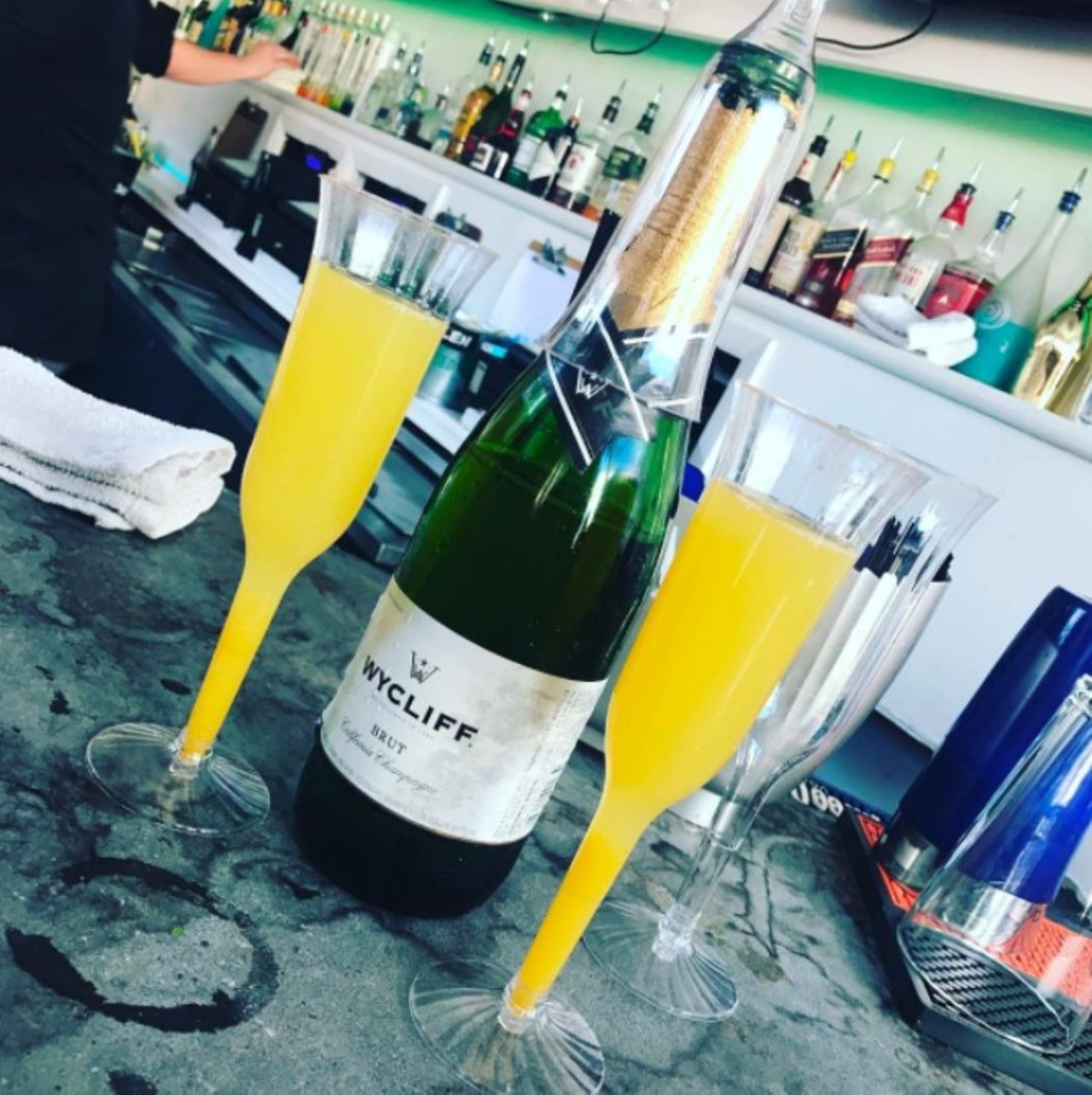 Aero
What to Drink: Mimosas
Photo via msbutterfly/Instagram