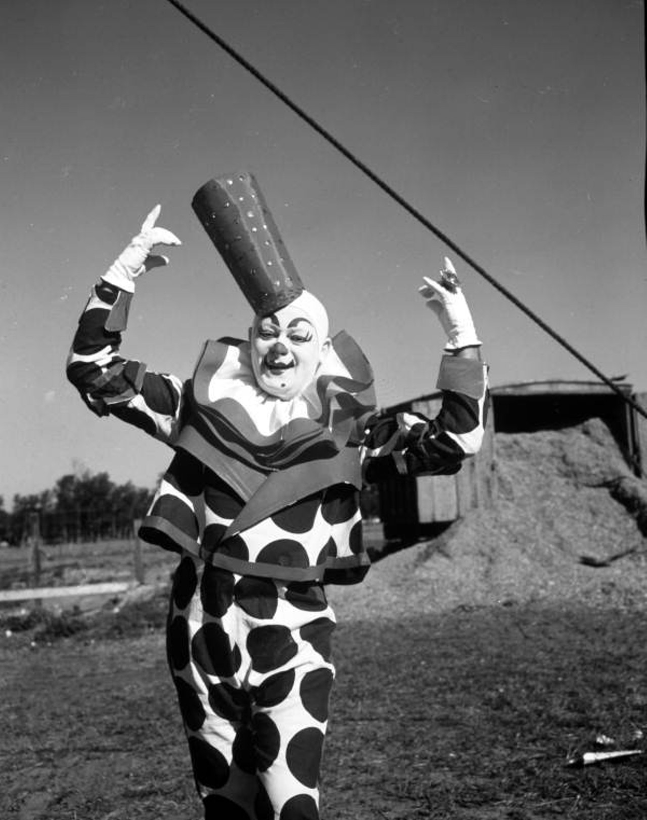 Clown Albert "Flo" White in Sarasota, 1940s (via floridamemory.com)