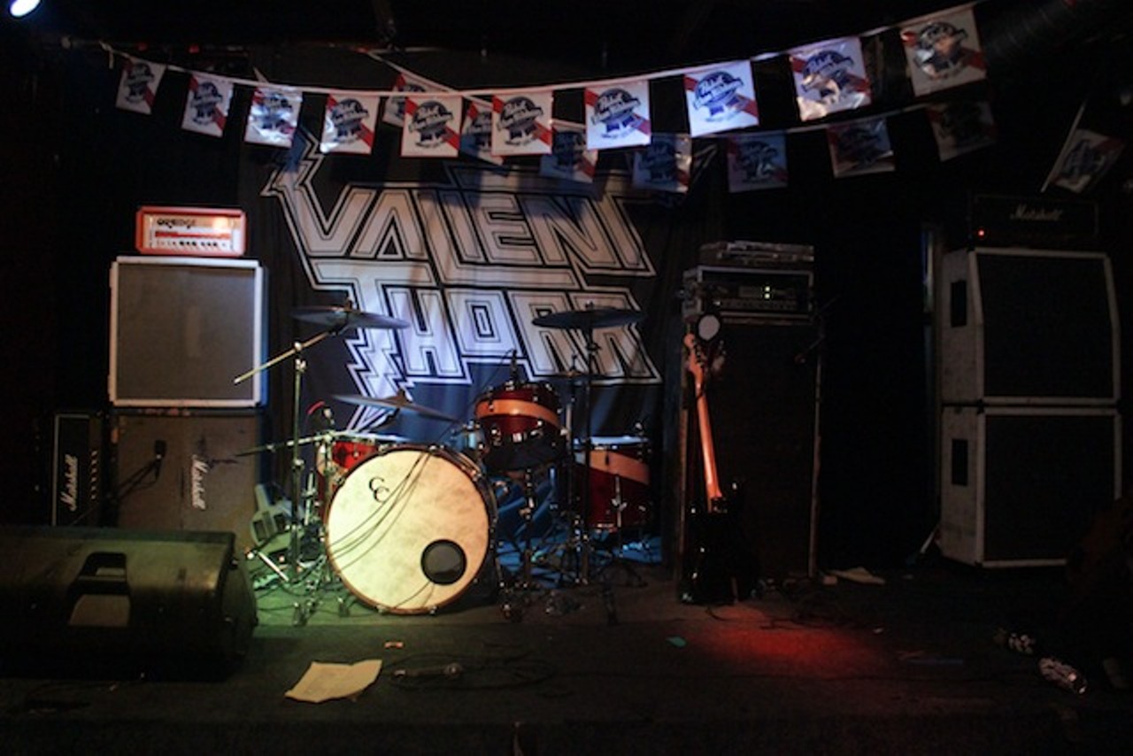 18 wild shots from Valient Thorr's invasion of Will's Pub