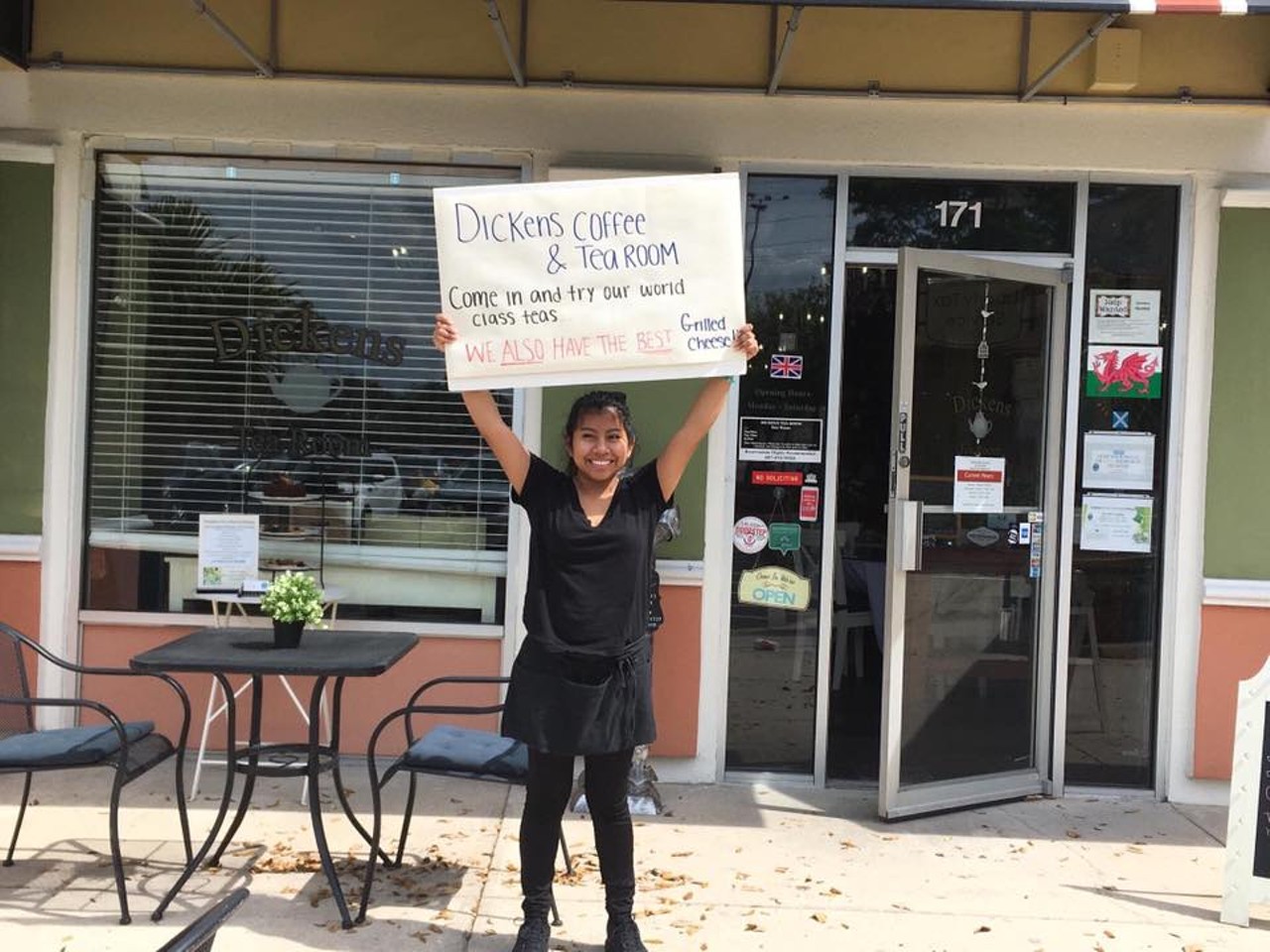 Dickens Coffee and Tea House 
3801 W. Lake Mary Blvd Ste 171 Lake Mary, Florida 32746, PHONE
They offer tea, petite tea sandwiches, delicious desserts with outdoor seating for you and your pets. 
Photo via Dickens Coffee and Tea House/Facebook