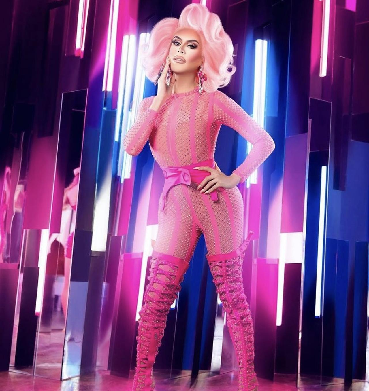 Cara Cavalli Andrews 
Orlando’s self-proclaimed pop princess, Andrews’ page showcases many of her looks inspired by pop artists such as  Miley Cyrus and Katy Perry. Her colorful wigs and outfits will always keep you refreshing her page for more content.
