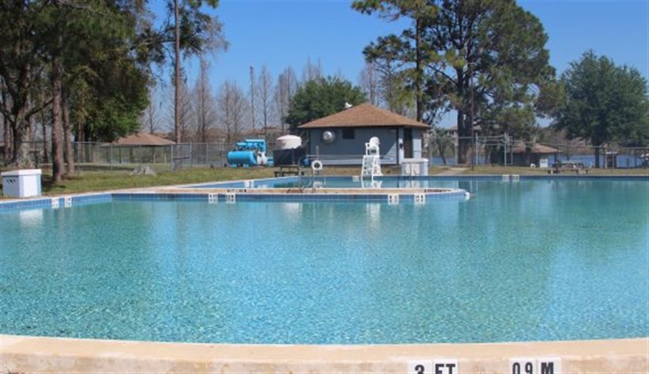 Turkey Lake Pool 
3401 S. Hiawassee Road, Orlando, FL 32835, (407) 246-4298
Turkey Lake pool is open Monday to Friday from 12 to 6 p.m. 
Photo via Turkey Lake Pool