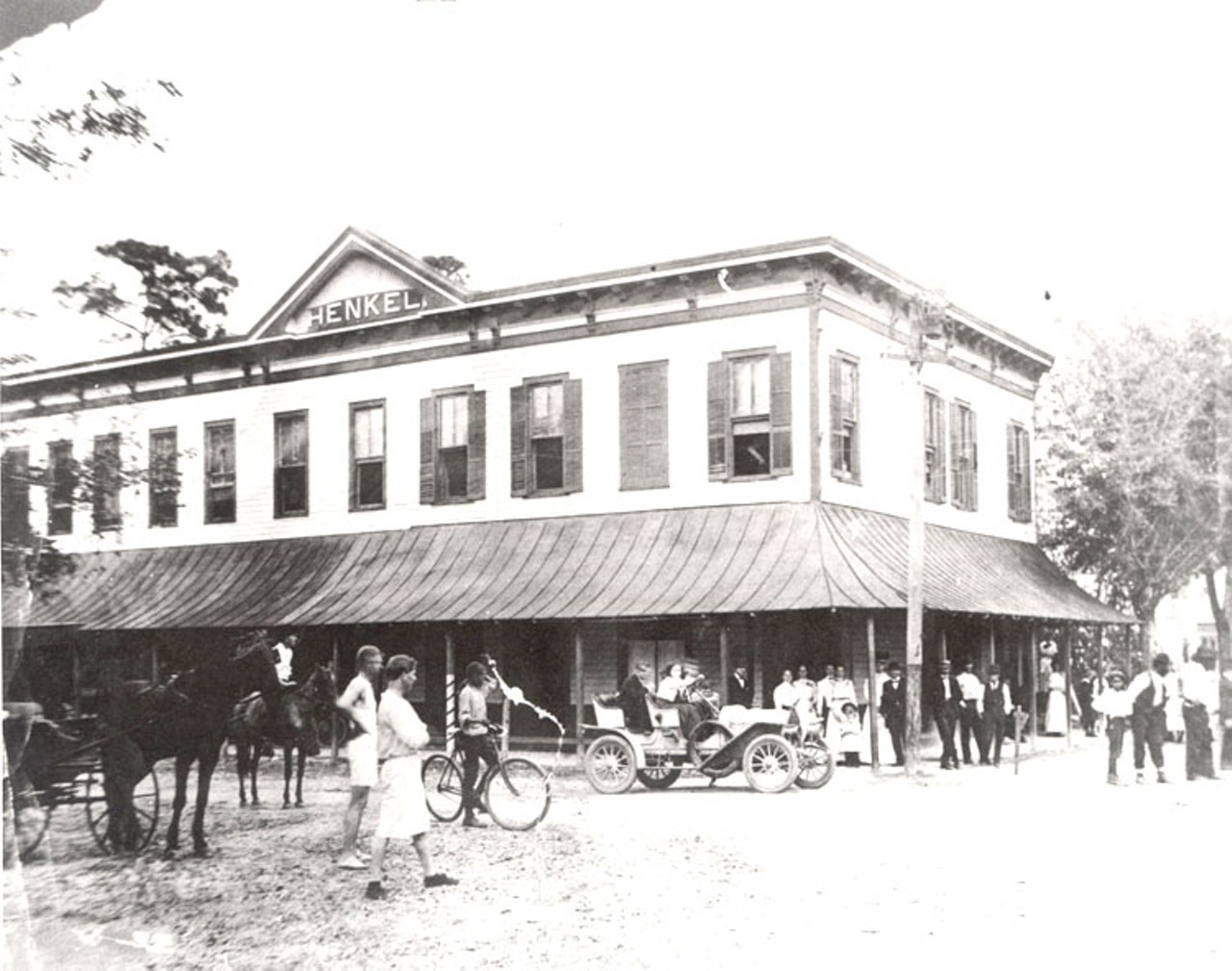 In 1891, the Henkel Block opened on Park Avenue with five stores, including Dr. Henkel&#146;s medical office and a drug store. This &#147;block&#148; contained the only stores for several years.
Photo via Winter Park Public Library Archive