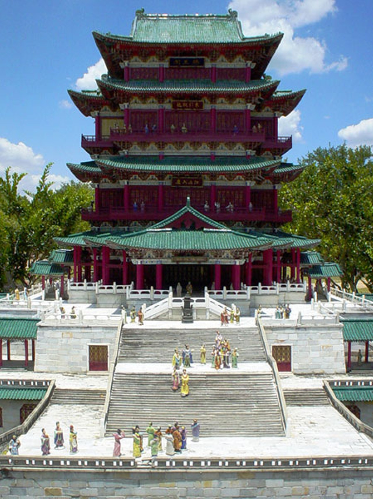 In 1993, a new theme park in the Orlando area opened called Splendid China. It featured miniature replicas of some of the great wonders and sights of China. Such as the Tengwang Tower (pictured).