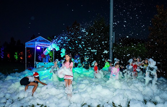 Celebration’s Now Snowing Festival
Between Highway 192 and I-4 near Walt Disney World
Dates open: Nov. 26 through Dec. 31
Cost: Parking and admission are free
Celebration's "Now Snowing" offers a synthetic ice rink, plus community performances by local young talent and special concert events throughout the holiday season.
