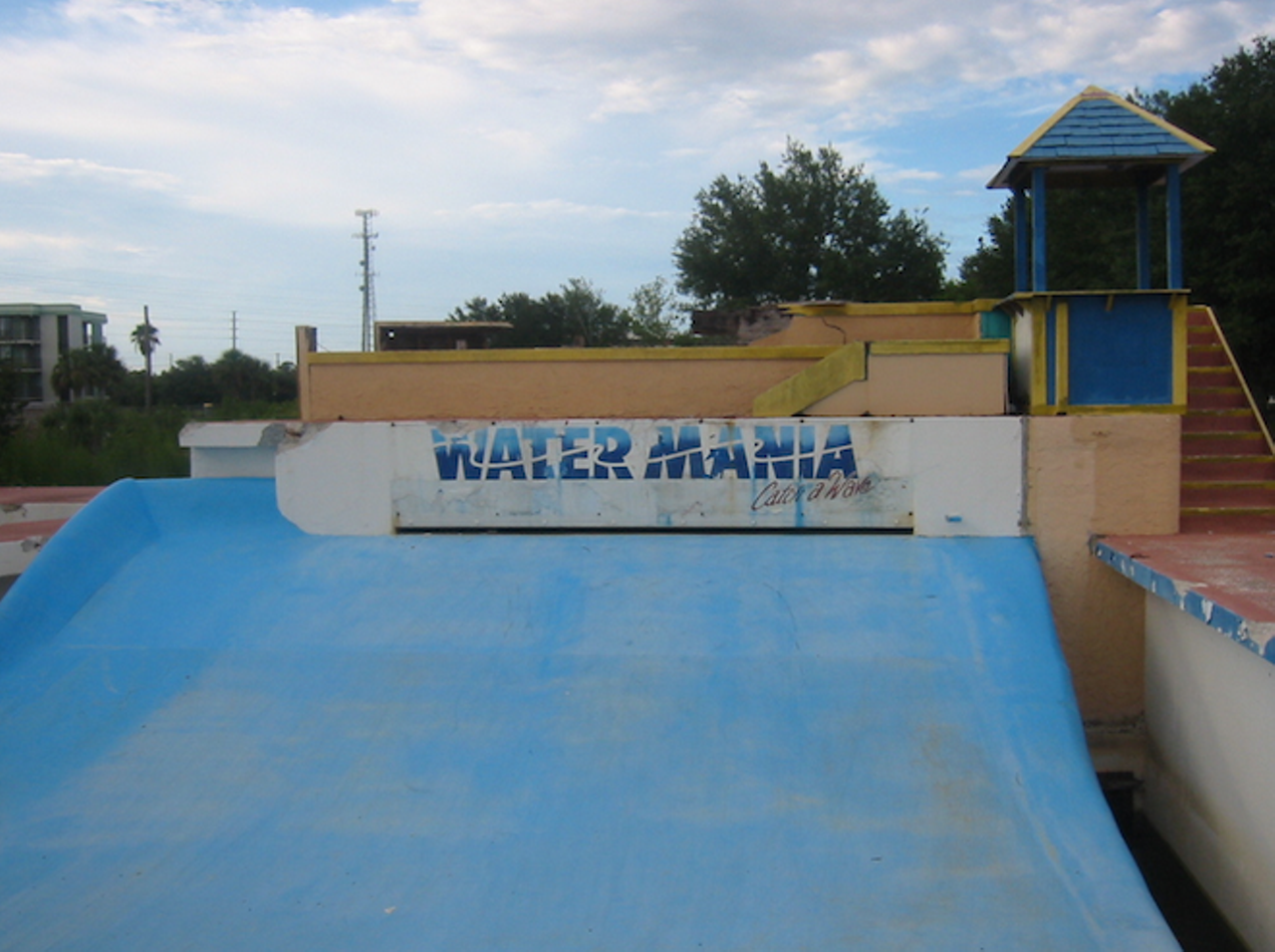25 eerie shots of Orlando's abandoned Water Mania water park