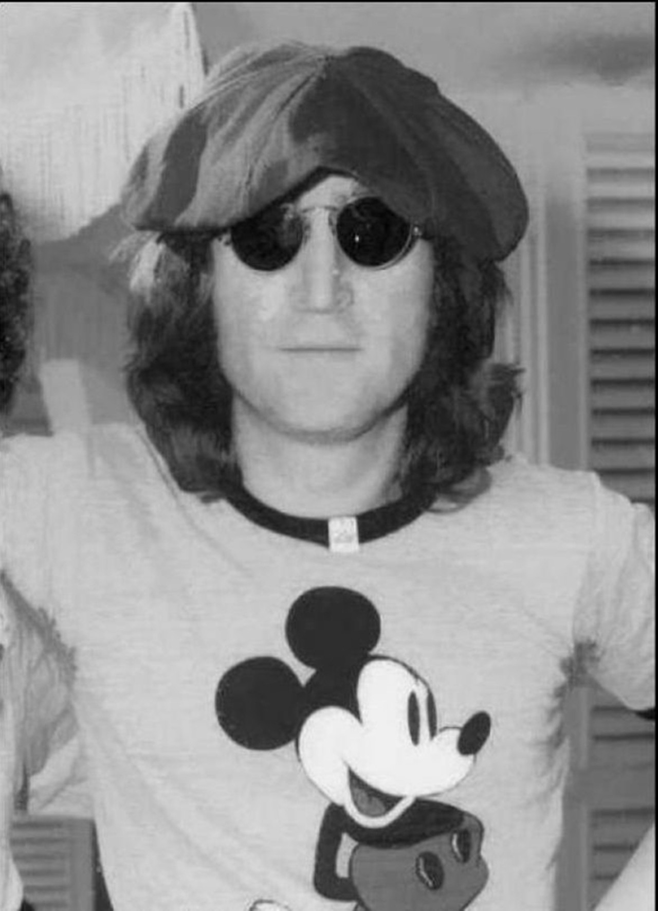 John Lennon of The Beatles signed the contract to effectively end the most lauded band of all-time at Disney World's Polynesian Hotel in 1974.
Photo via Plasticos y Decibelios