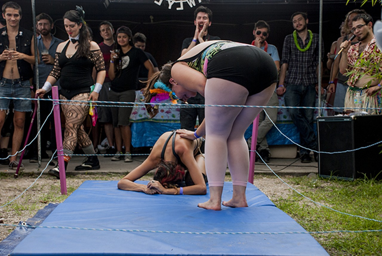 37 best shots from the Brawlylust leg wrestling competition (slightly NSFW)