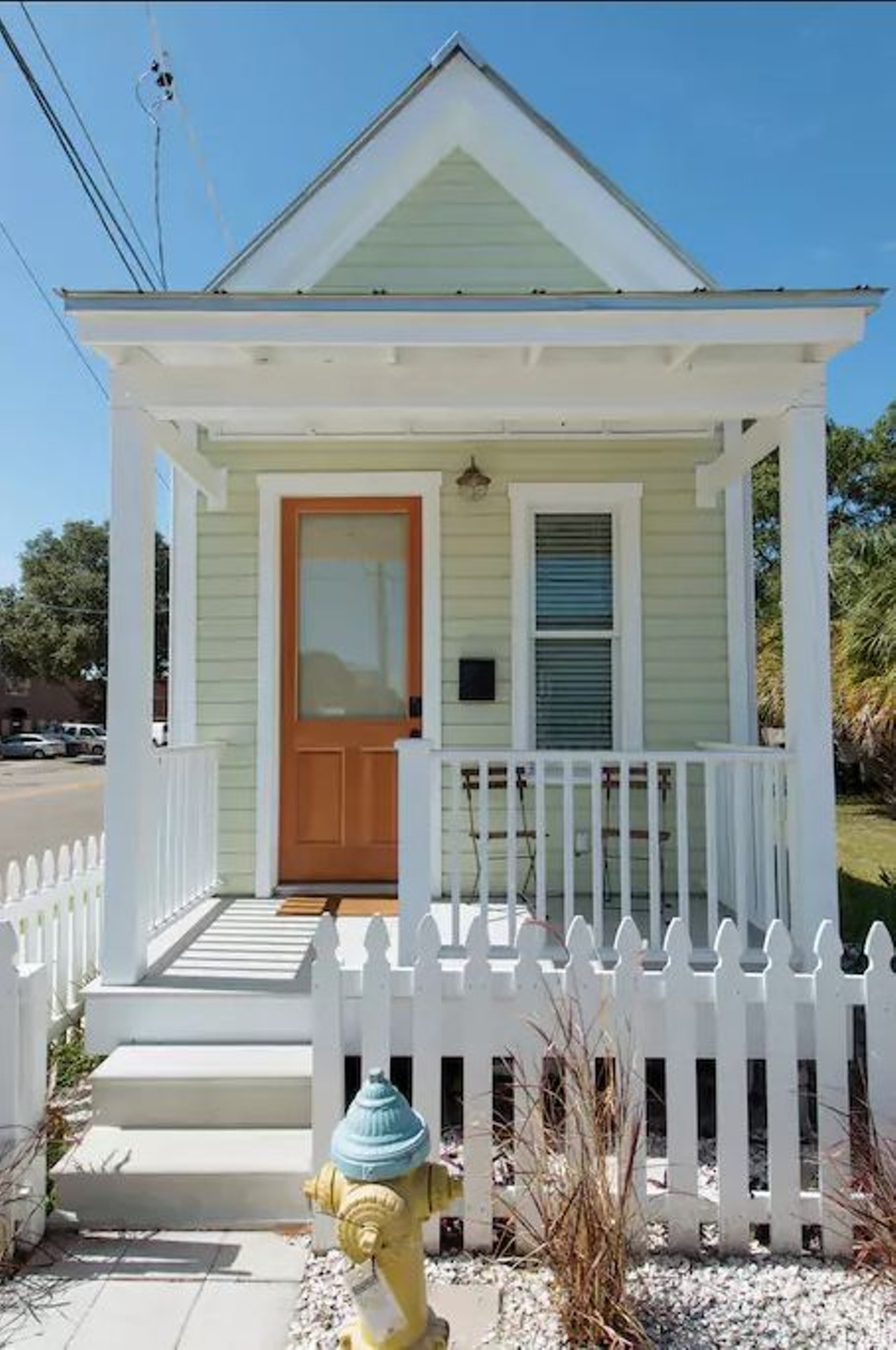 Tiny Cottage | Ybor City
$80/night
1 bed, 1 bath
This tiny cottage sits right in the National Historic District of Ybor City.