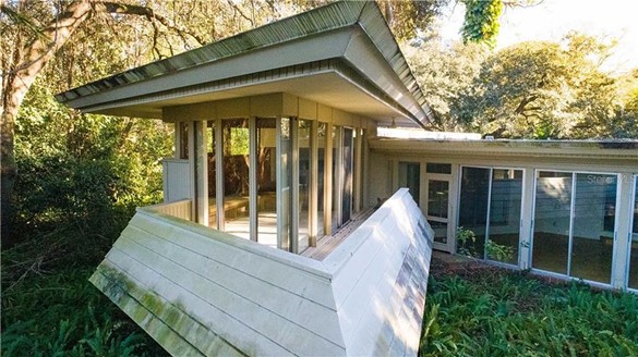 A stunning fixer-upper, built by a Frank Lloyd Wright pupil, just sold in Clearwater