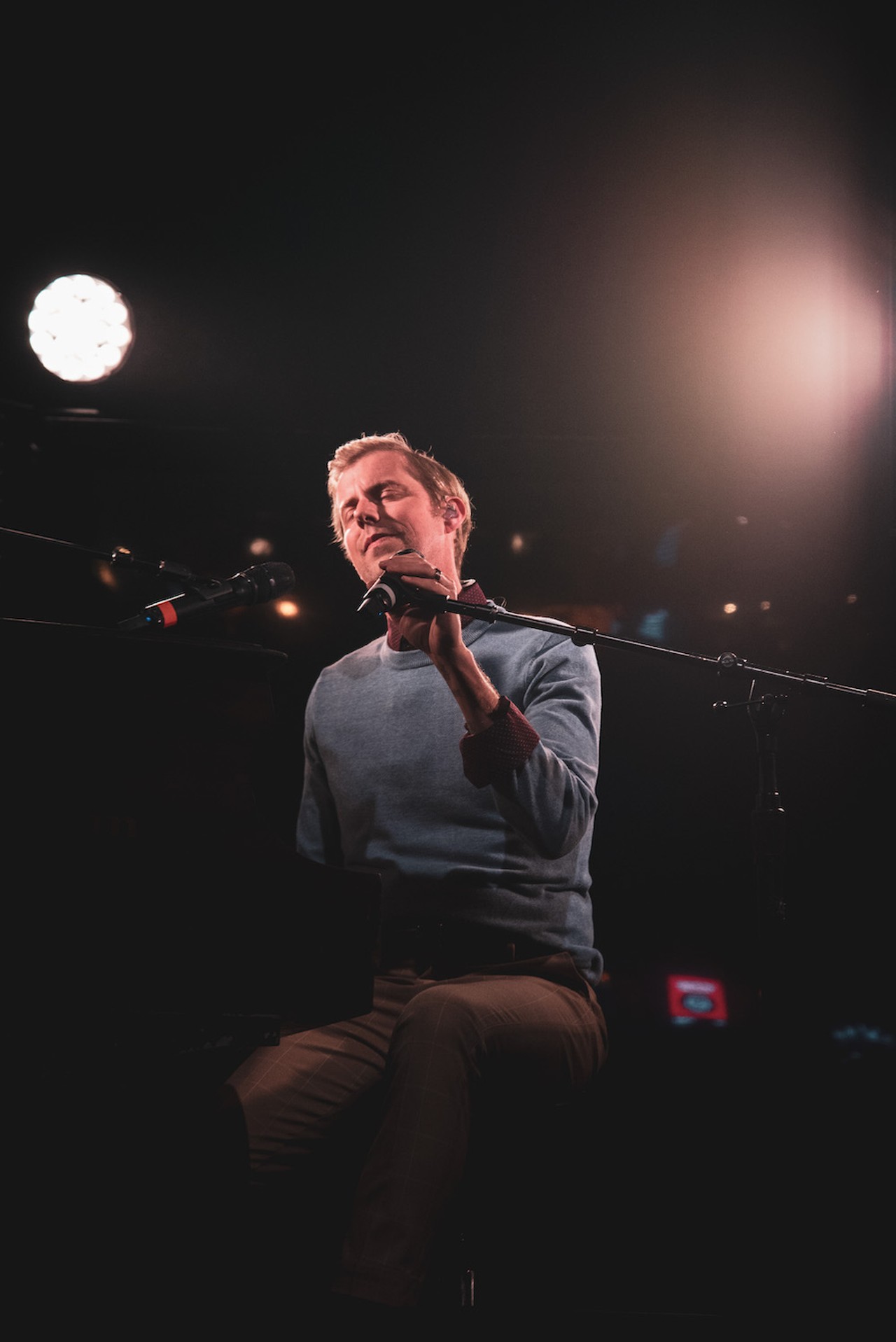 Andrew McMahon in the Wilderness held the House of Blues rapt on their 'Three Pianos' tour