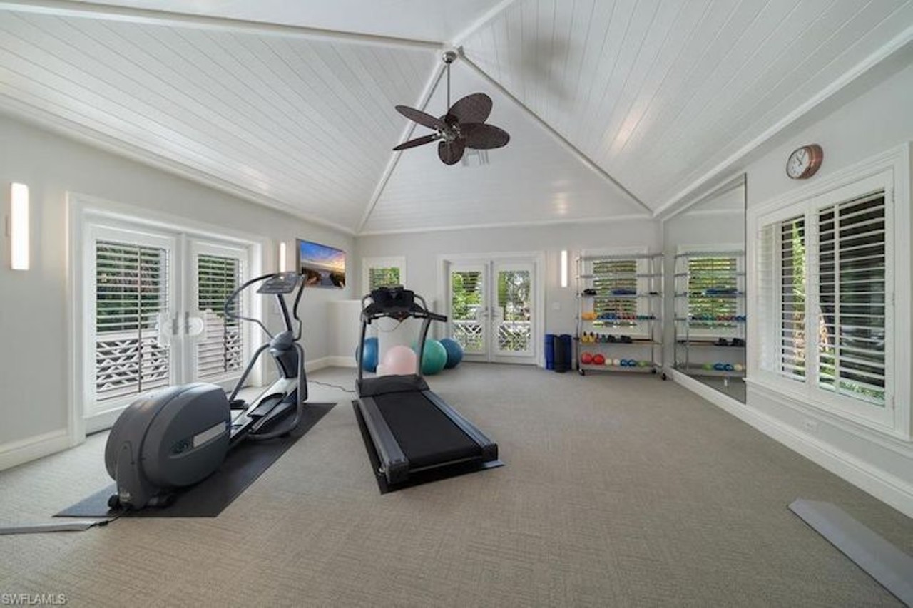 Best-selling author Janet Evanovich is selling her one-of-a-kind Florida home for $17 million