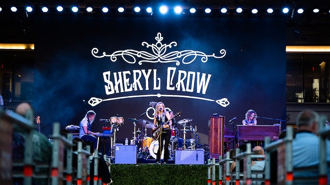 Sheryl Crow holding court at the Frontyard Festival
