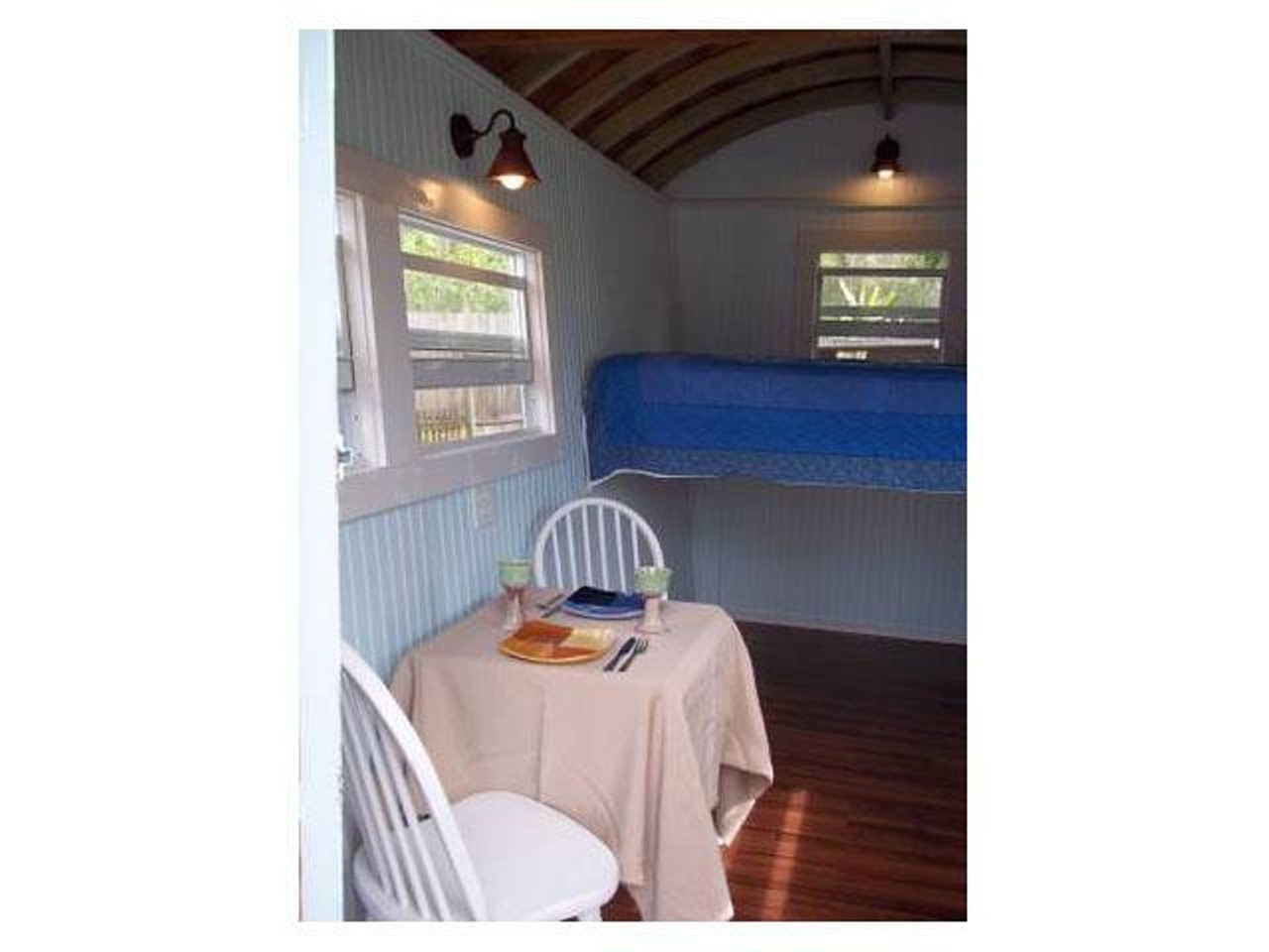 Ocean-themed Gypsy Wagon
Location: Englewood
Price: $8000
Size: 98 sq ft
Those hardwoods floors look great!