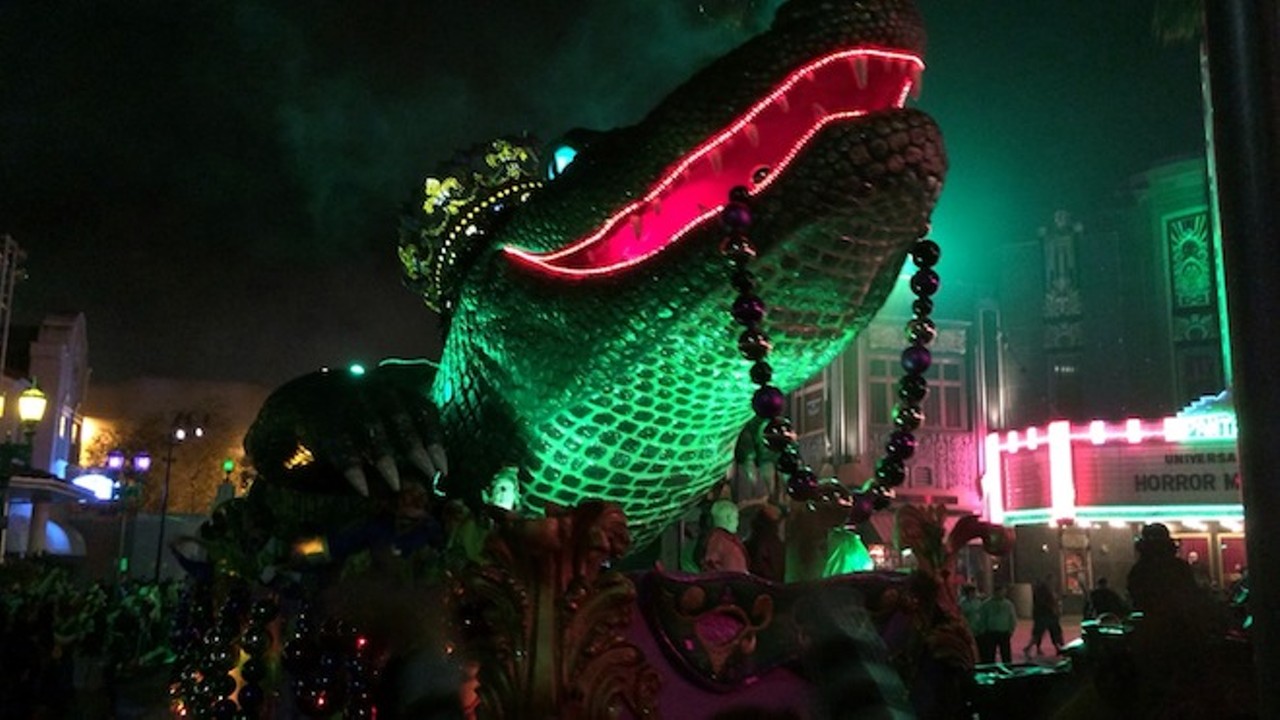 Laissez les bons temps rouler! 28 shots from Mardi Gras at Universal Studios