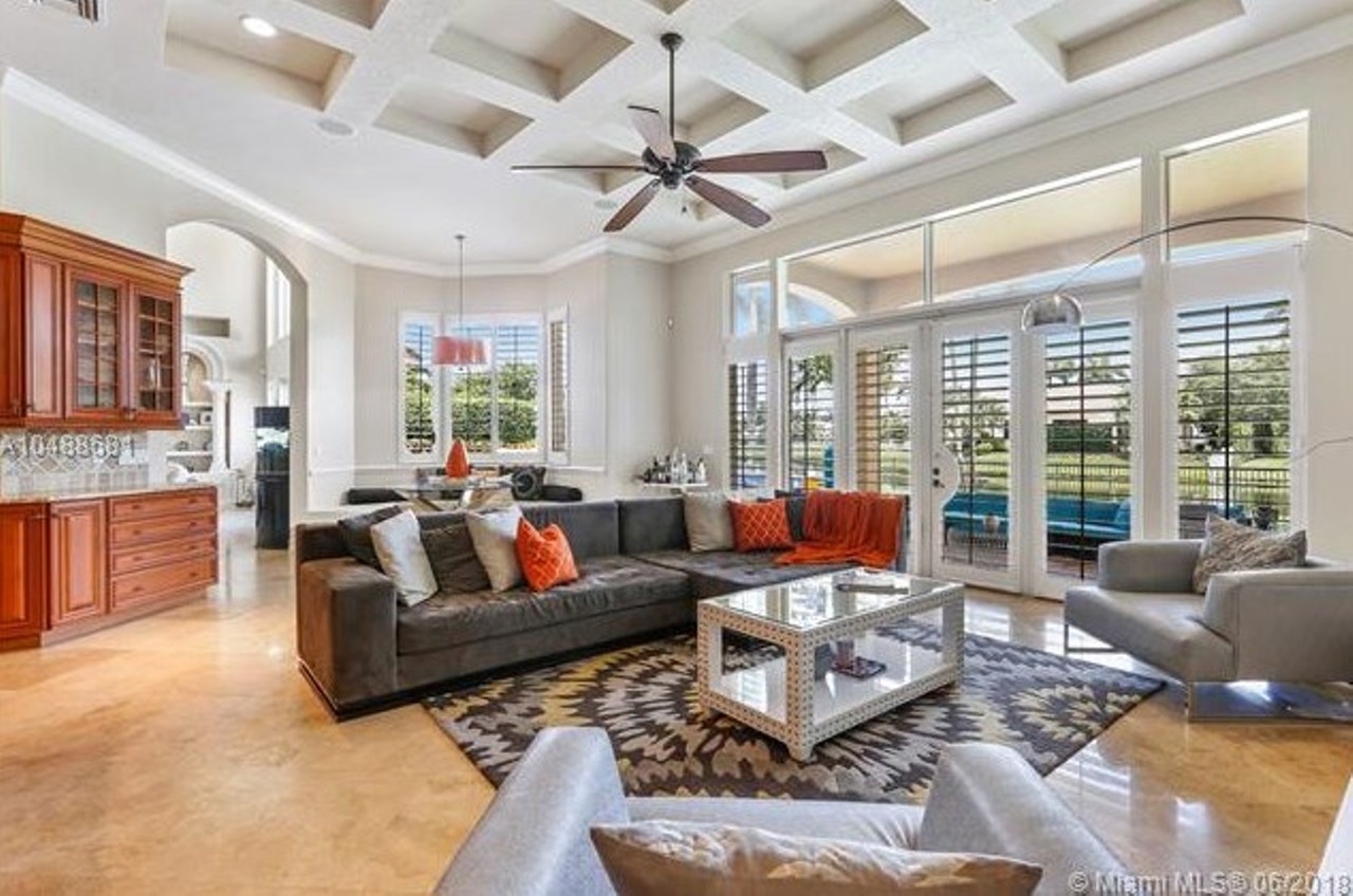 Michael Vick is selling his Florida mansion for $1.4 million, let's take a tour