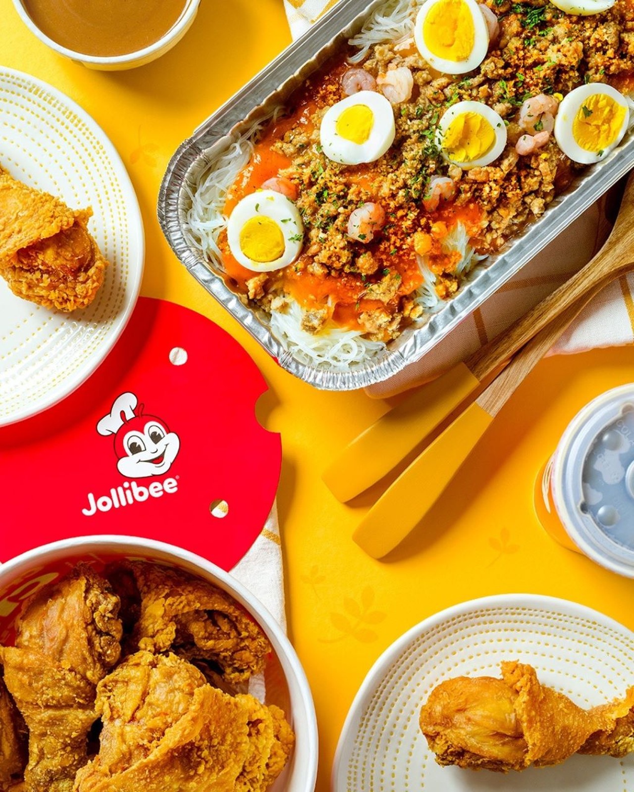 Jollibee
The Filipino fast-food joint is arguably the most anticipated restaurant thanks to its addicting brand of Chickenjoy! fried chicken and their Yumburgers seasoned to elicit langhap sarap. Look it up.
(Opening spring, 11891 E. Colonial Drive, jollibeeusa.com)Photo via Jollibee.