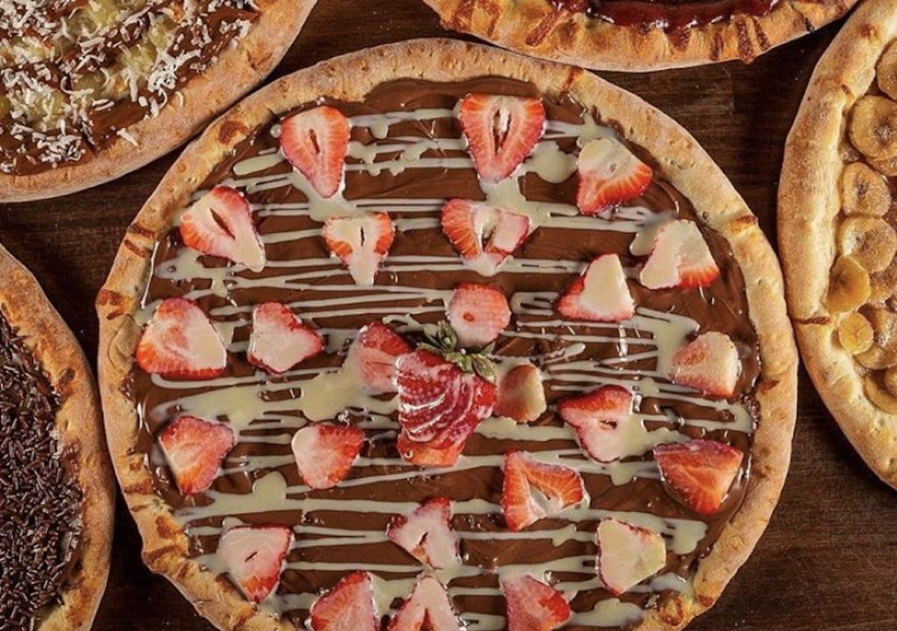  Nutella com Leite Ninho 
Piefection, 3120 S. Kirkman Road
Pie-Fection brings us a pizza with Nutella and condensed milk topped with fresh strawberries that might be the closest thing to pie-fection yet.
Photo via Pie-Fection/Instagram
