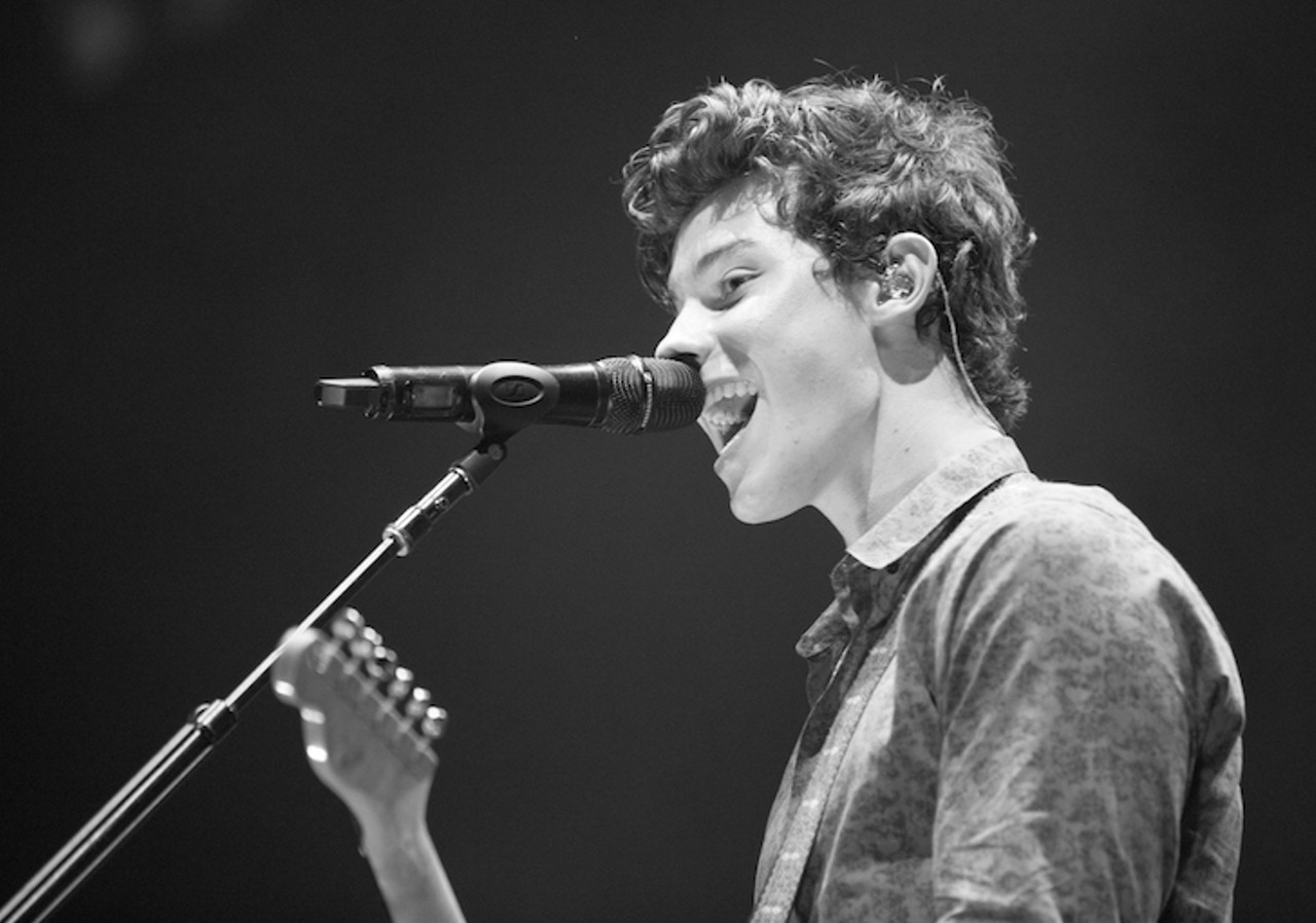 Photos from Shawn Mendes and Charlie Puth at the Amway Center