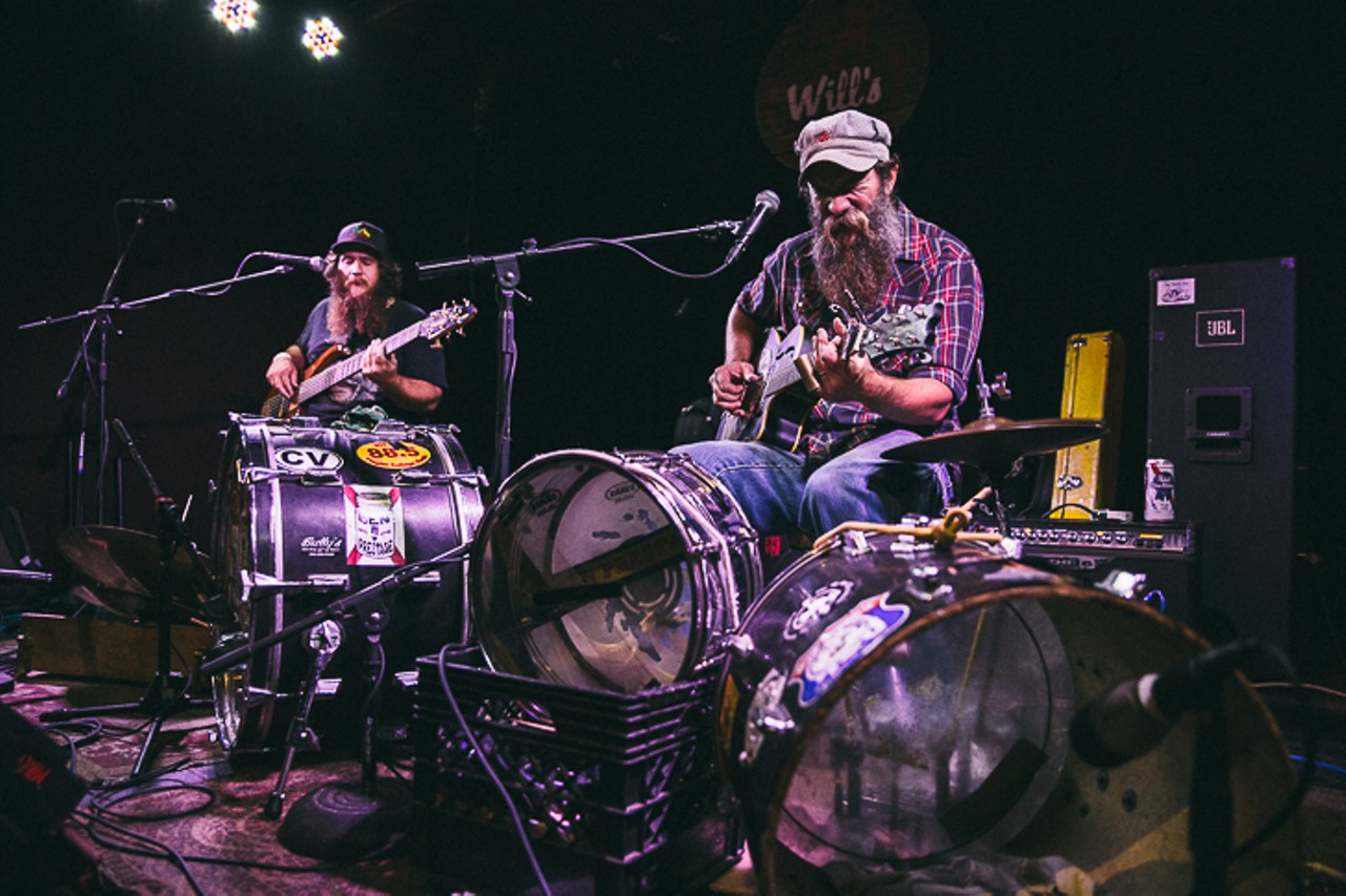 Photos from the Howlin Brothers and the Prestage Brothers at Will's Pub
