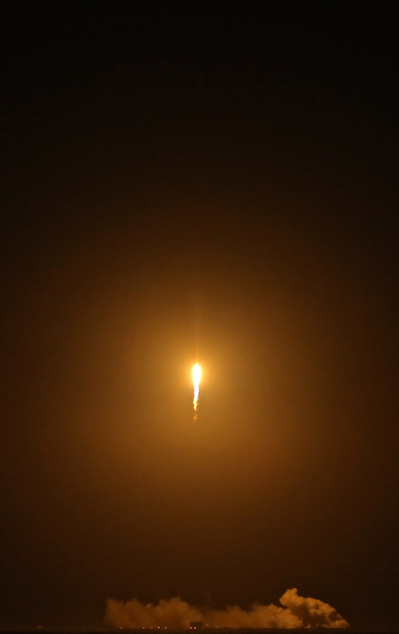 Photos from the SpaceX Dragon rocket launch