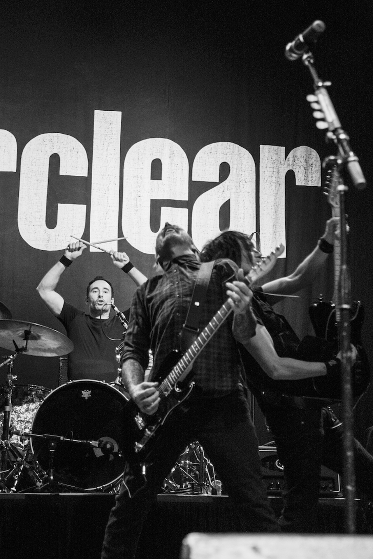 Photos from the Summerland tour with Lit, Everclear, Sugar Ray and Sponge at the Hard Rock Live