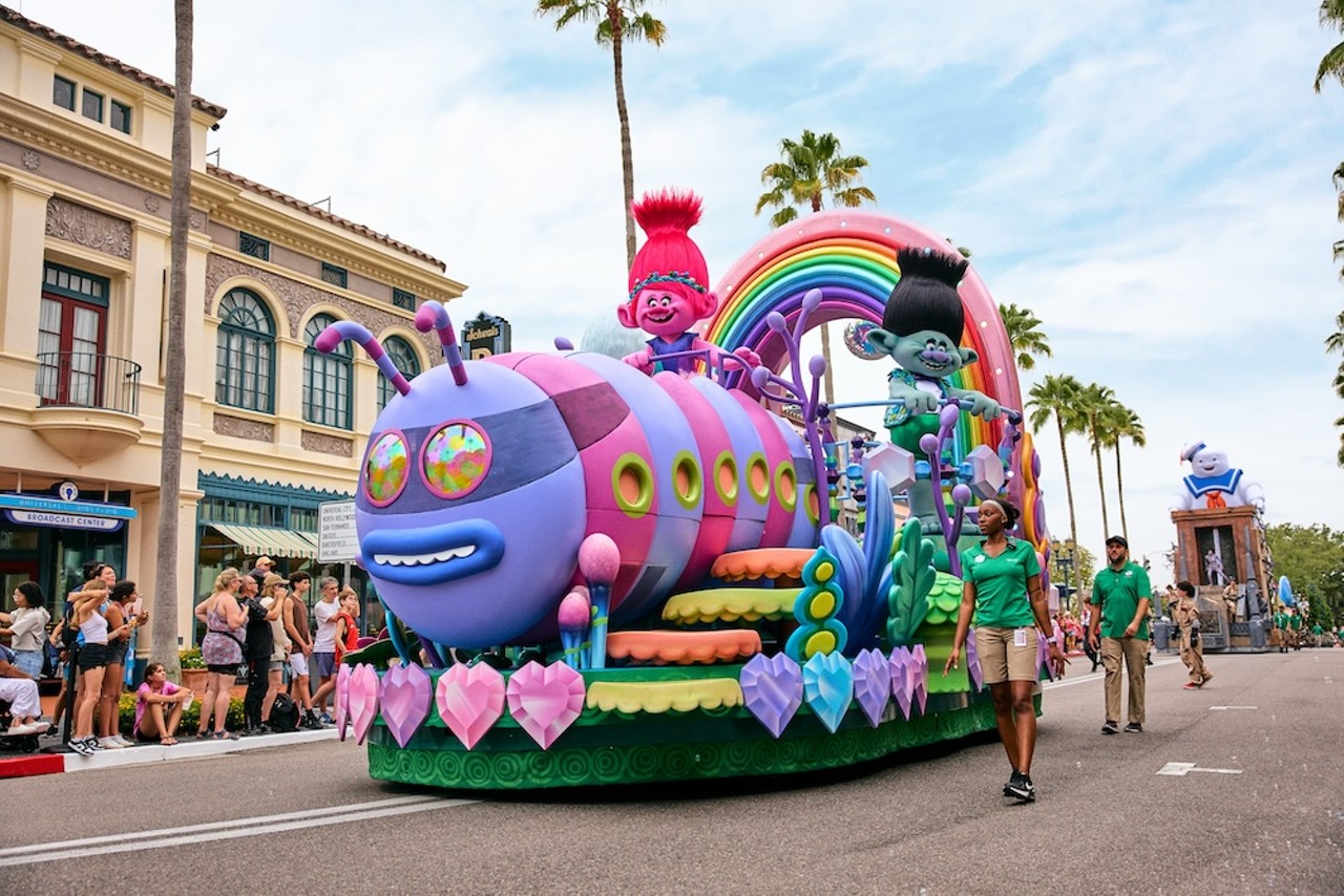 Photos: Universal Orlando’s largest daytime parade Mega Movie Parade is now open