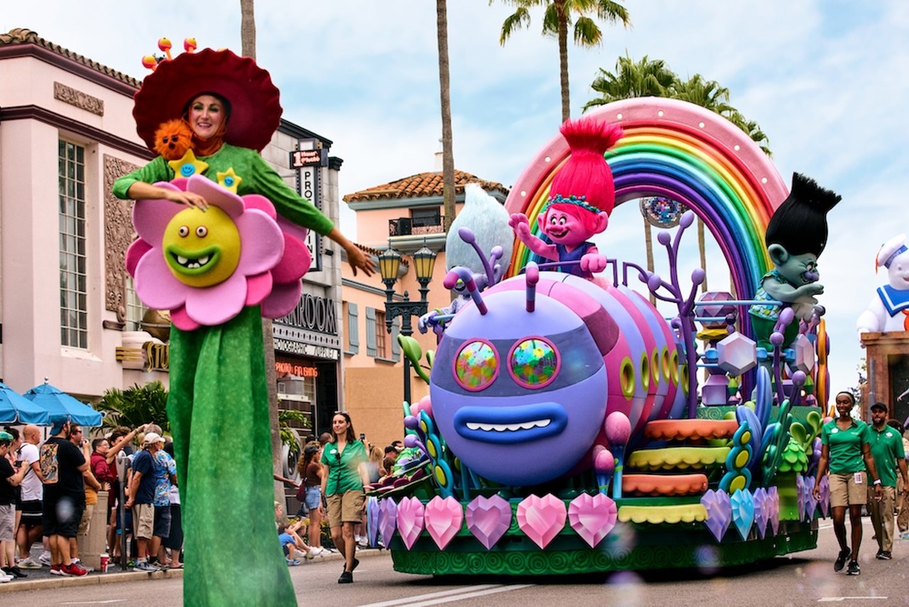 Photos: Universal Orlando’s largest daytime parade Mega Movie Parade is now open