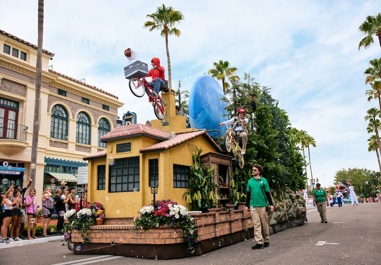 Photos: Universal Orlando’s largest daytime parade Mega Movie Parade is now open