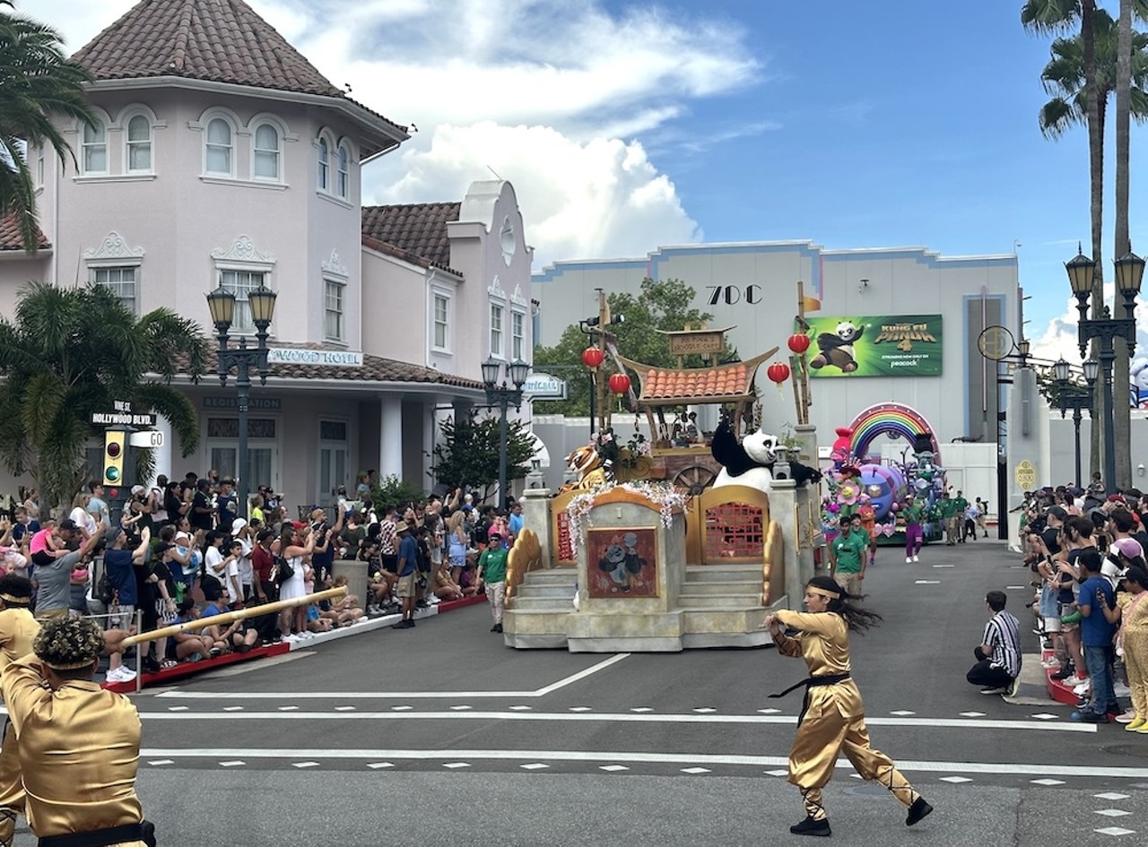 Photos: Universal Orlando’s largest daytime parade Mega Movie Parade is now open