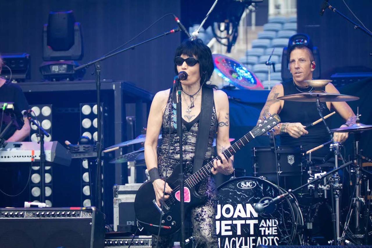 Everything we saw at the Def Leppard, Poison, Mötley Crüe and Joan Jett stadium gig in Orlando