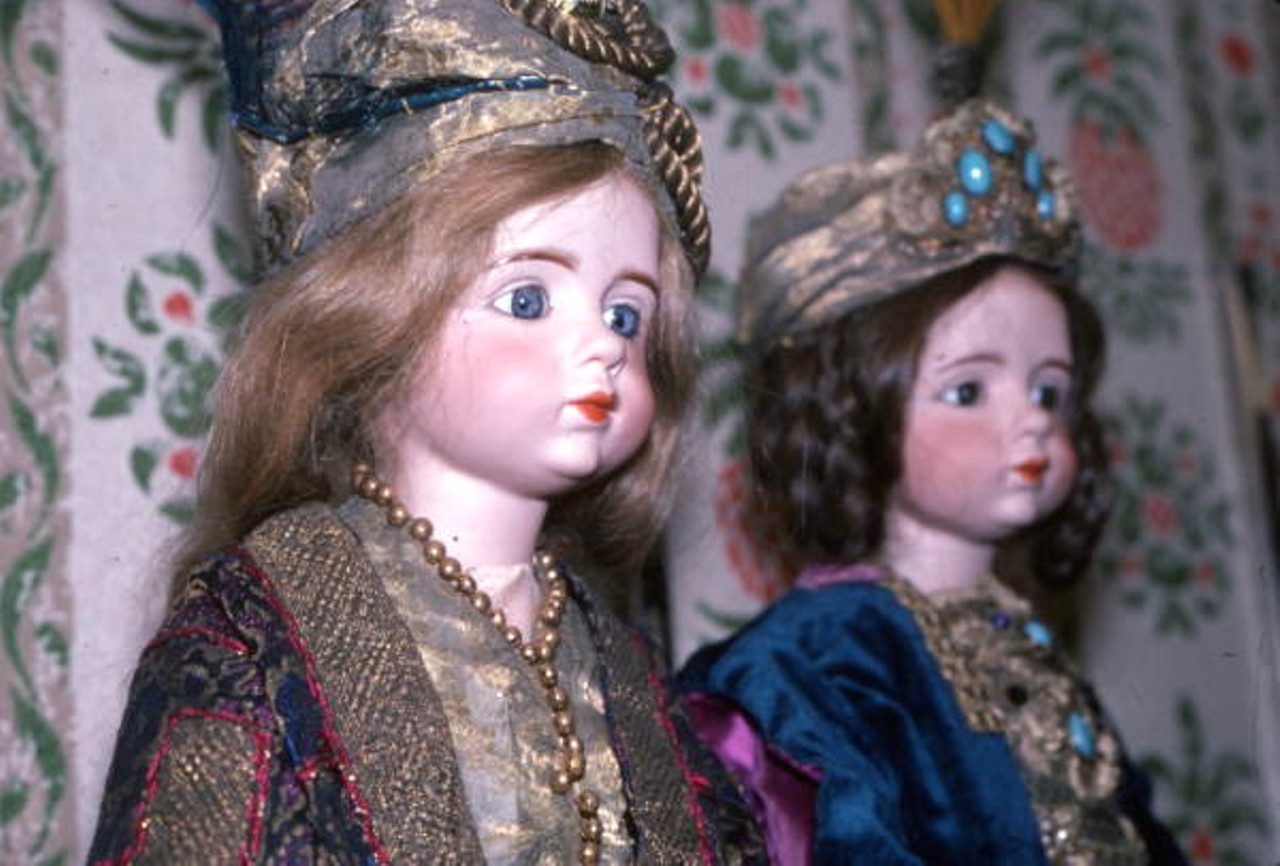 Some dolls on display. (via floridamemory.com)