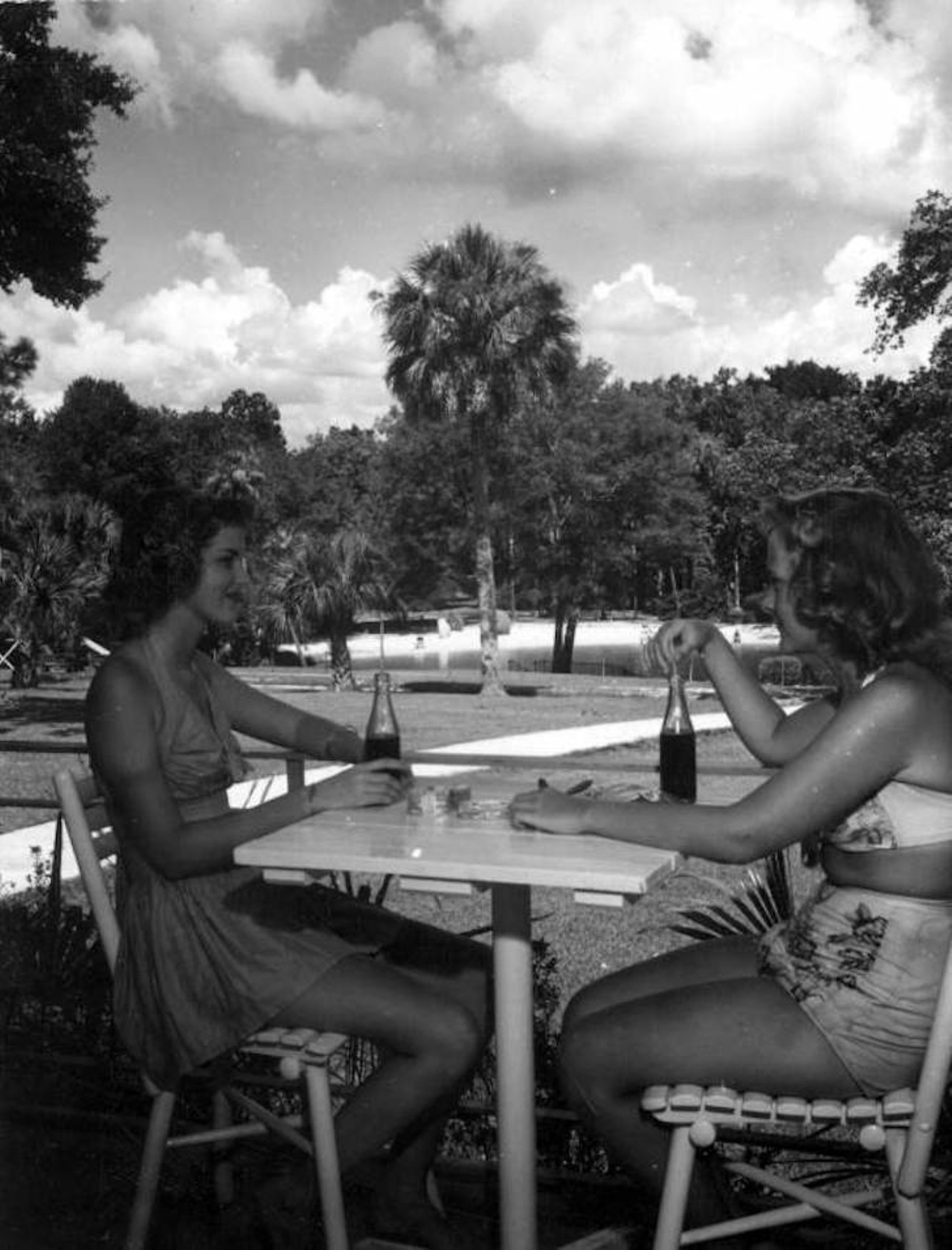 Unidentified women lunching at Sanlando Springs, Florida, 1946.