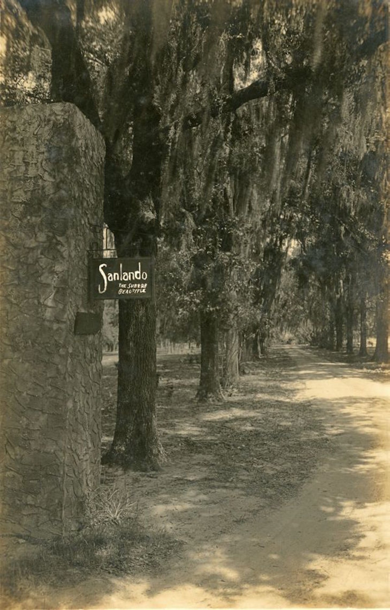 Sign at the entrance to Sanlando in Altamonte Springs, 1924.