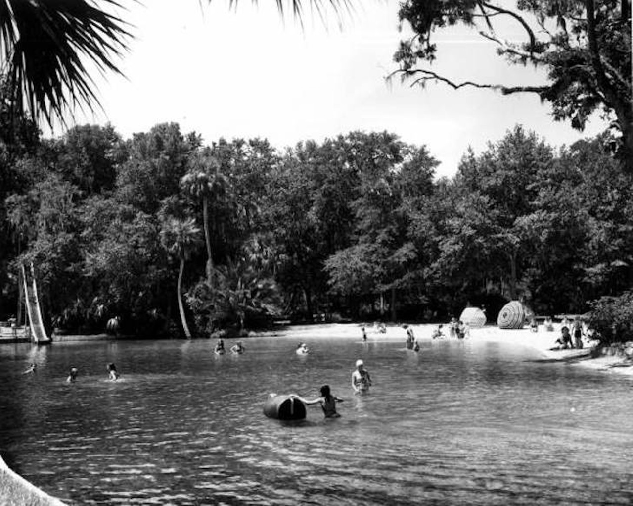 People enjoying a day at Sanlando Springs, 1946.