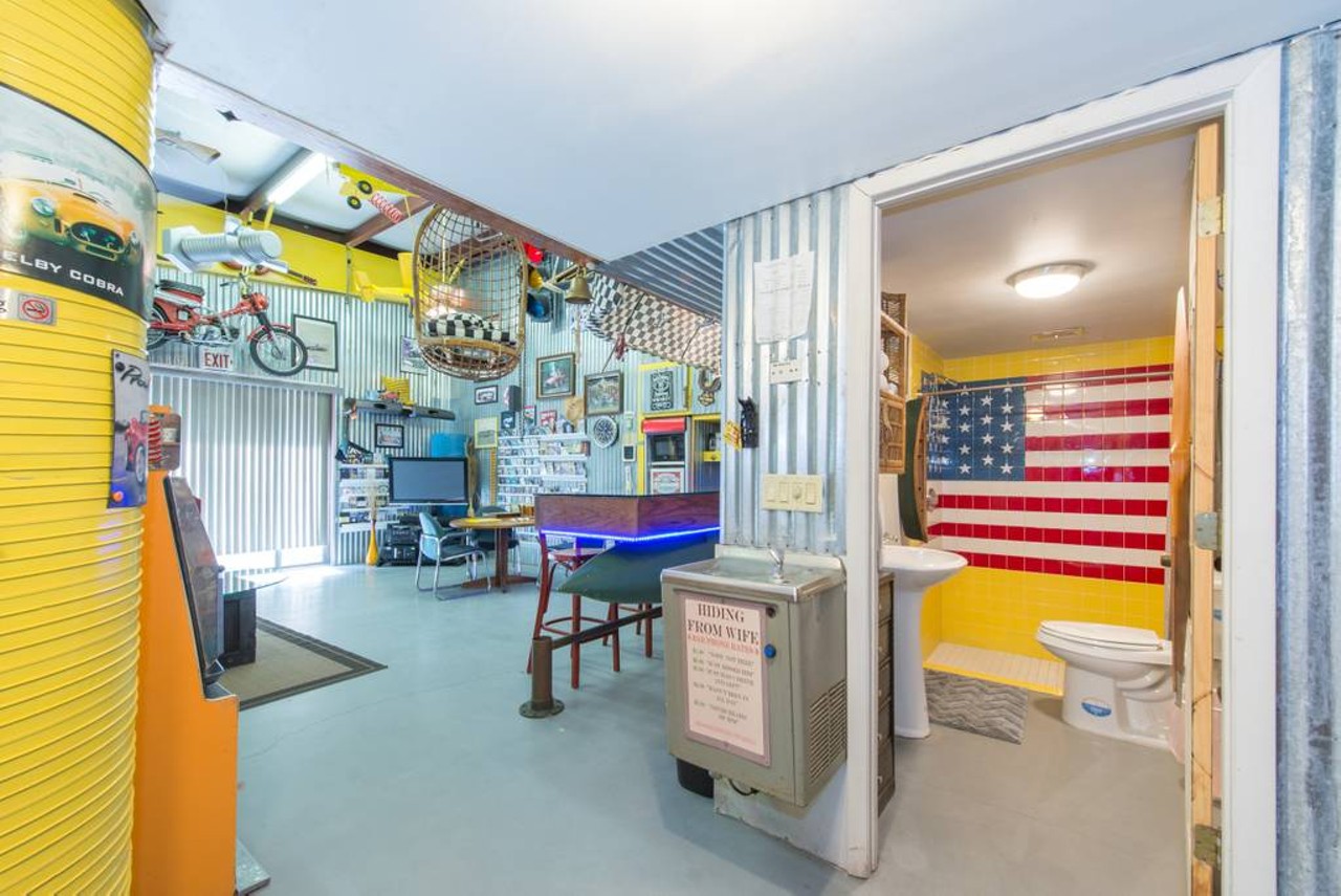 ManCave apartment/airplane hangar.
3 guests, Studio, 1 bed, 1 bath
$75 per night
The bathroom is located on the main level (of course it wouldn't be a man cave without a urinal.) You'll spot it right next to an operating water fountain.