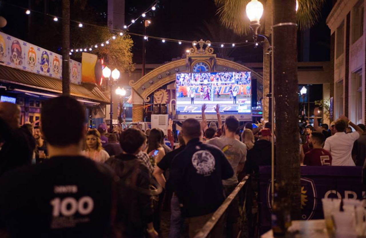 Wall Street Plaza
26 Wall St., Orlando, (407) 849-0471
What screams football more than a block party, six bars to choose from and $4 shots? Nothing, that's what. Football night is no longer an excuse to be a homebody.
Photo via Wall St. Plaza/Facebook