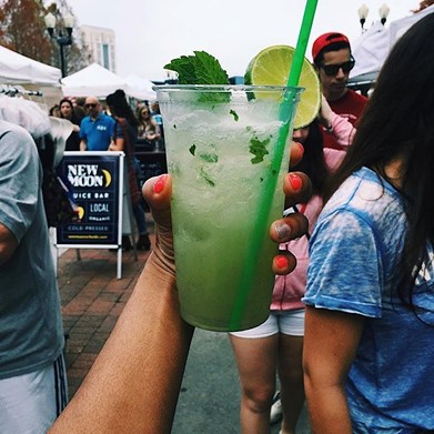 Find fresh produce and cocktails at the Orlando Farmer&#146;s Market
    Lake Eola
    You&#146;ll have to brown-bag it, but take the time to stop by the farmer&#146;s market and see what the City Beautiful&#146;s vendors have to offer. Check out the Beer and Wine garden, too.
    
    Photo via pou_nutthanan/Instagram