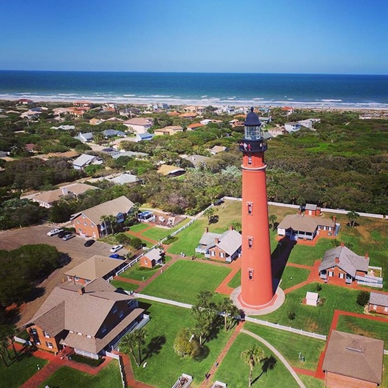 PONCE INLET
Ponce Inlet is a hot spot in Florida for shelling. Wake up early and jog alongside the sunrise, or get your daily cardio in by climbing to the top of their 175-foot lighthouse.
Distance: 1 hour and 19 minutes
Photo via stevenmadow/Instagram