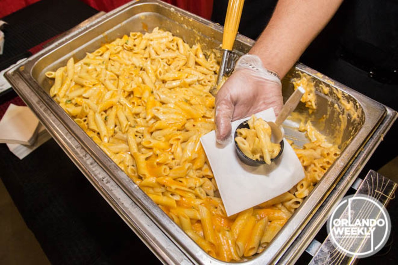 The 25 cheesiest photos from O-Town MacDown