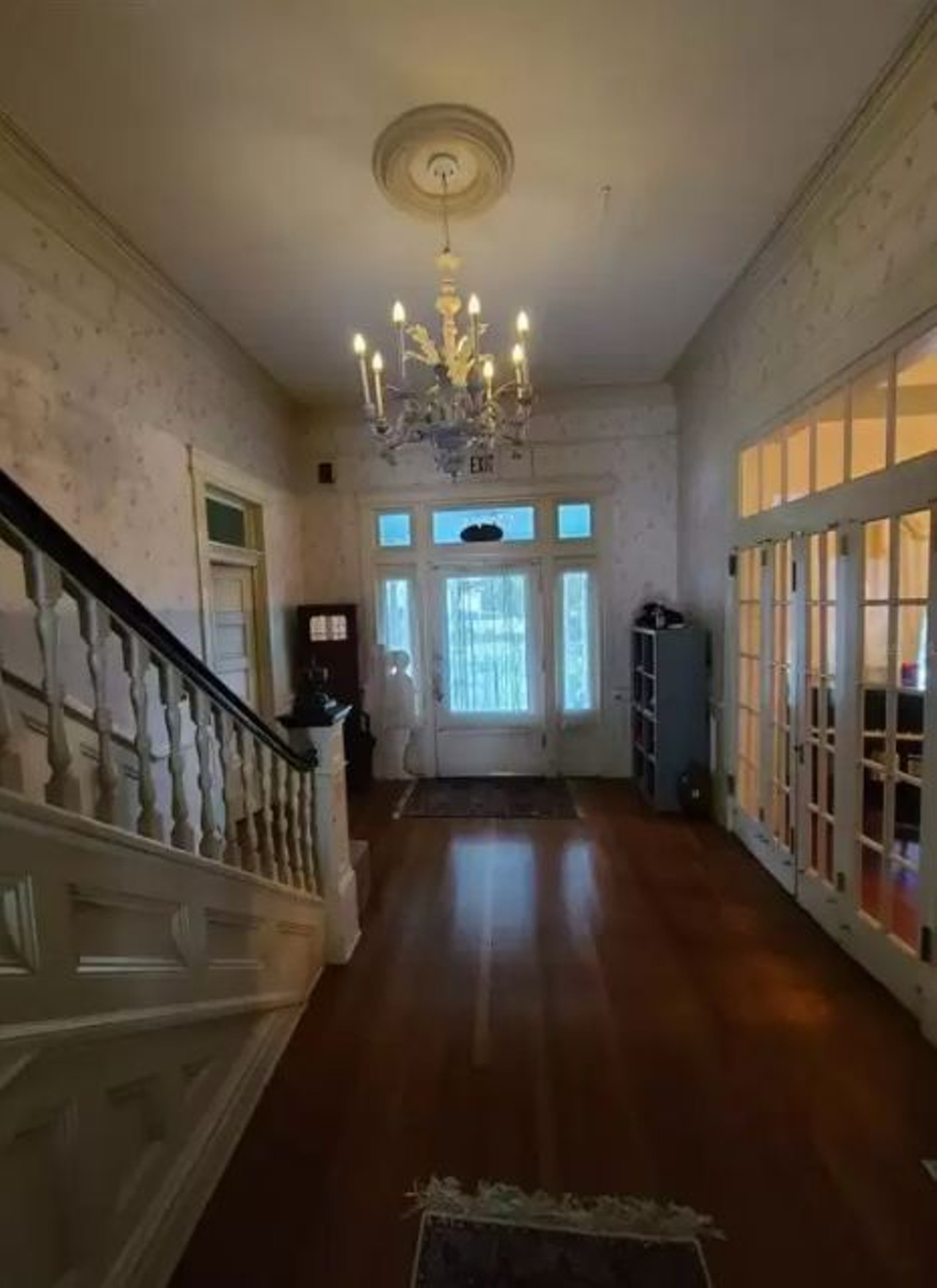 The depressing Florida home from the '90s film 'My Girl' is on sale for $675K, let's take a tour