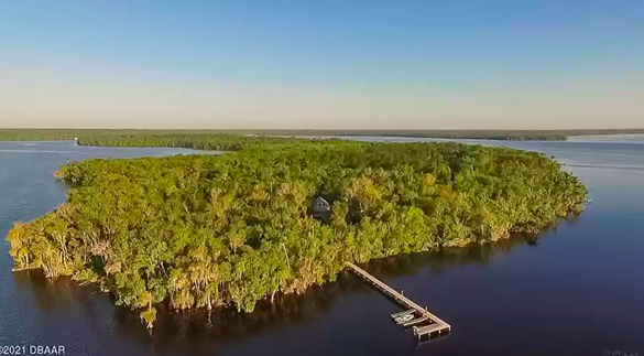 The largest private island for sale in Florida is this 224-acre retreat in the middle of the St. Johns River